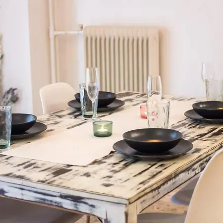 Stylish In Center Apartament *